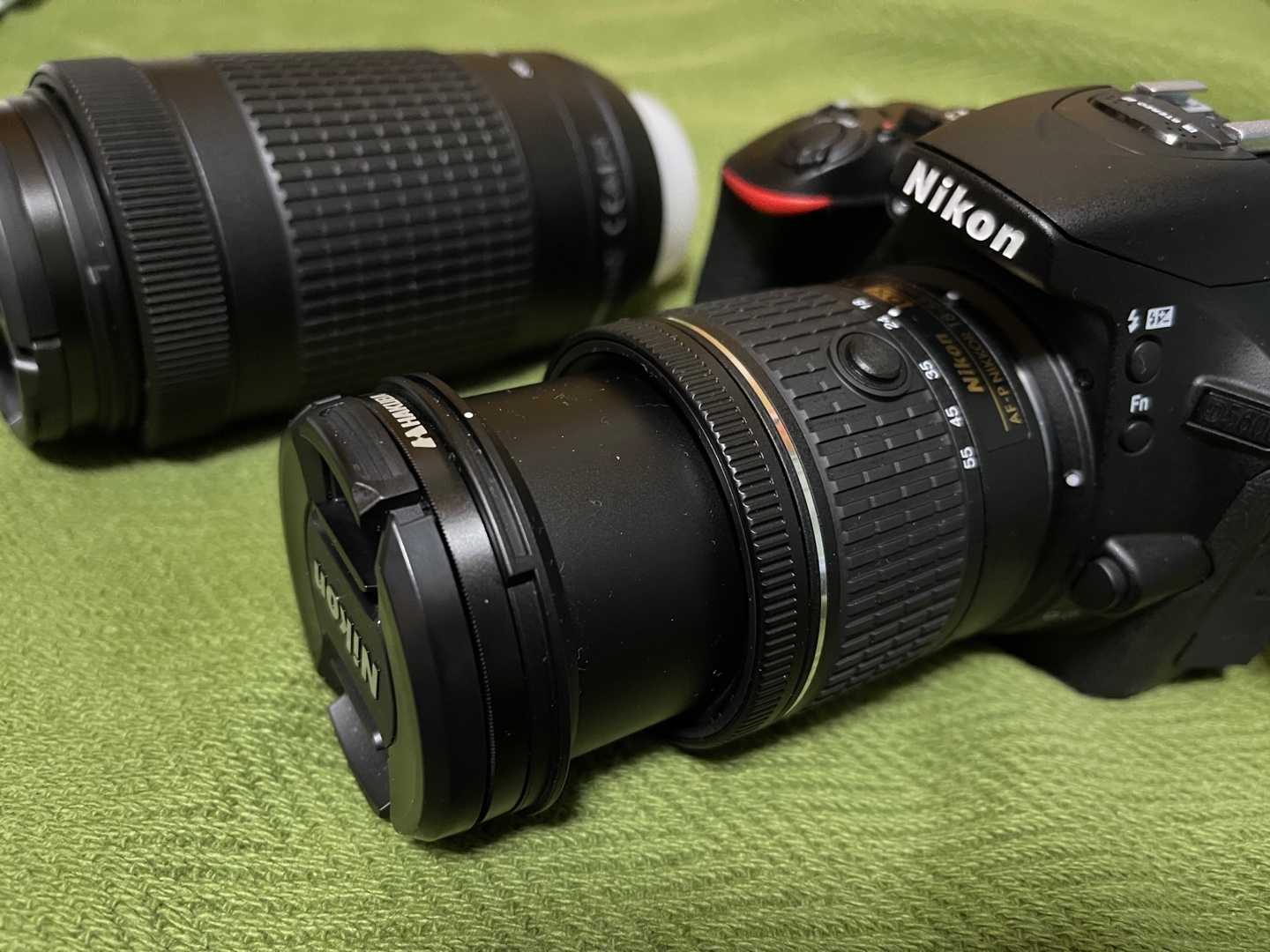 Nikon D5600 ダブルズームキット レンズのみ - カメラ