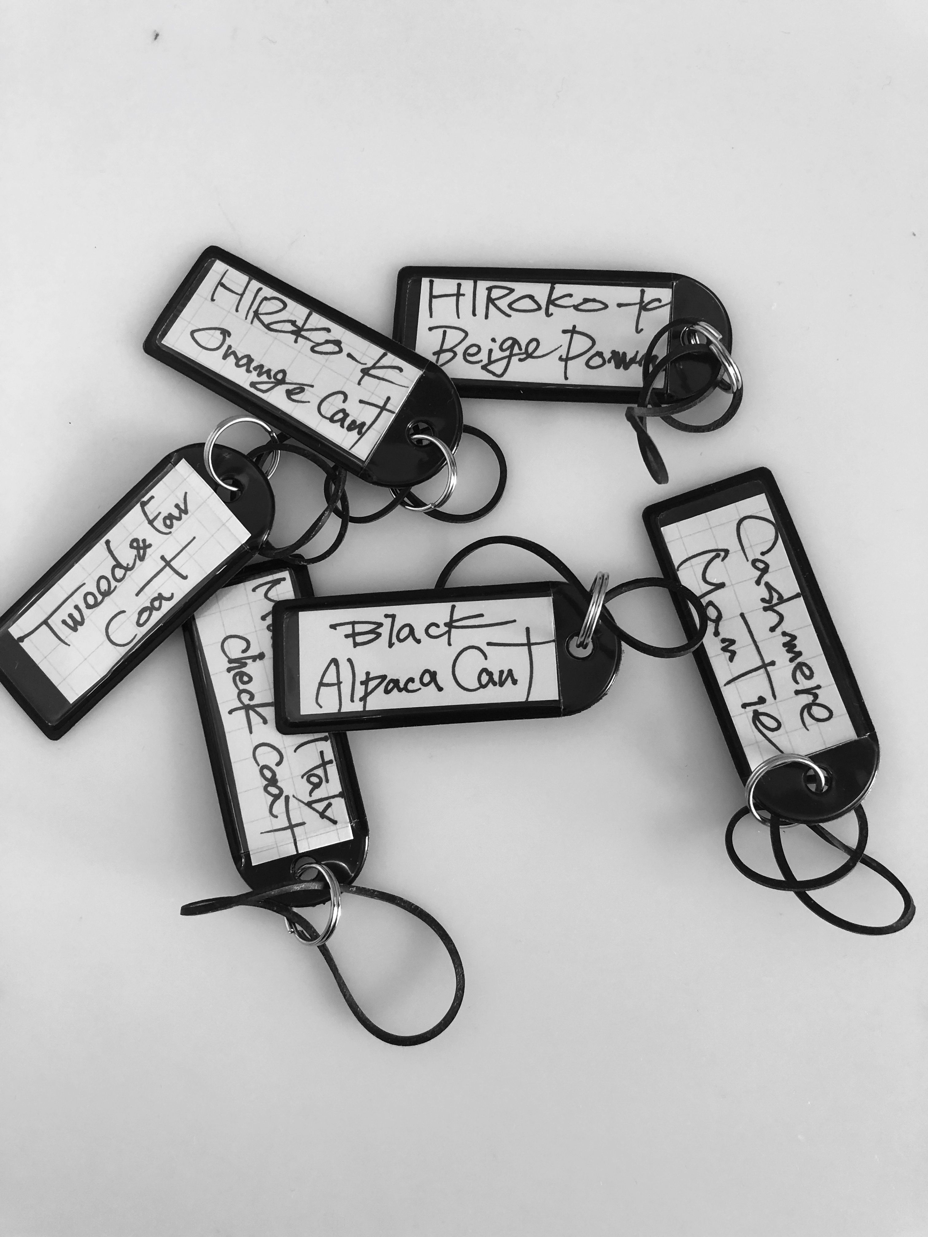 洋服カバー便利なタグ表示 モノトーン 心地よい暮らしに 楽天ブログ