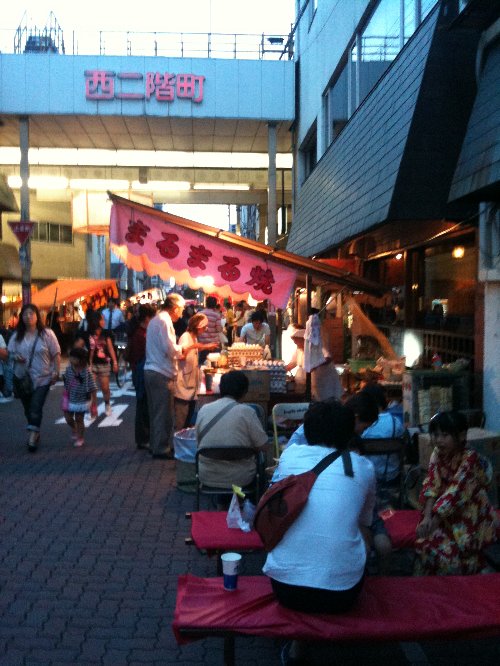 夕方の夜店風景.jpg
