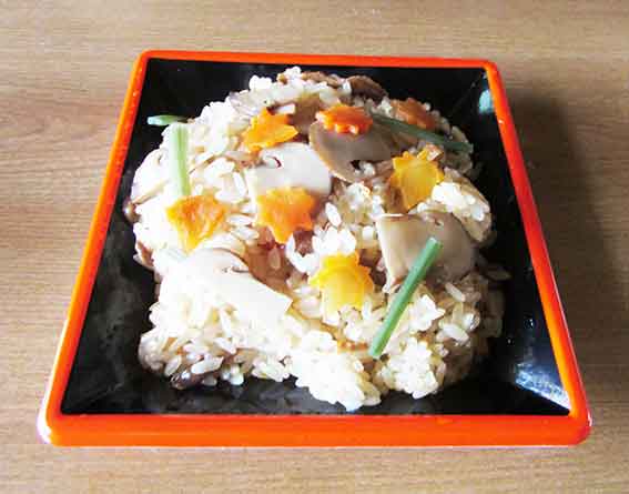 マルナカの「松茸おこわ」♪