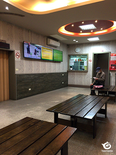 立派な待合室です