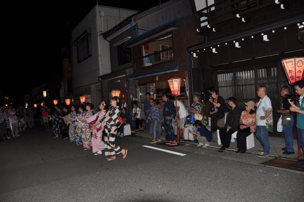 風の盆　西町