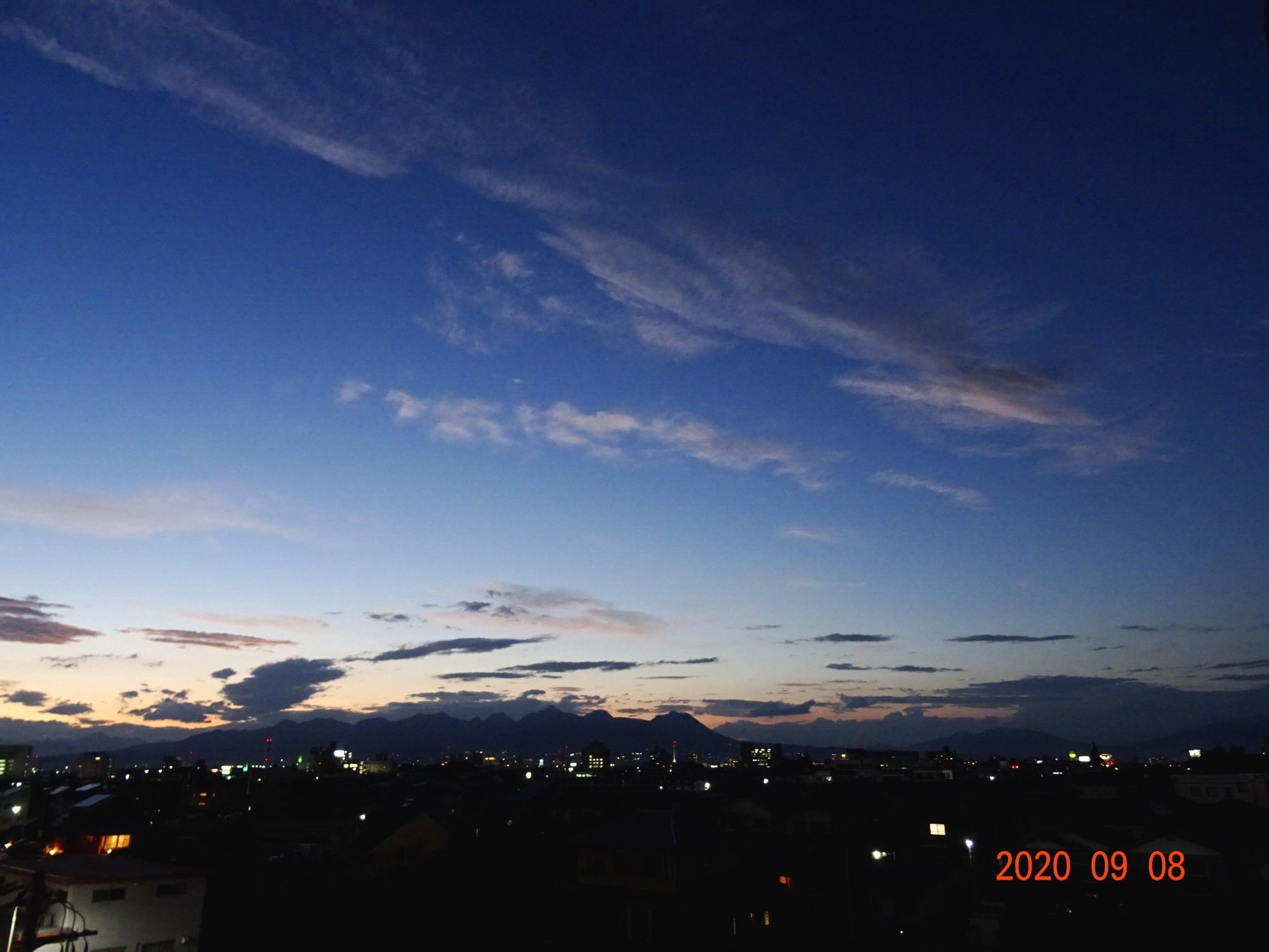 雲を突き抜け 夏の星座 を撮影した ９月８日 山と空が友だち ドローン空撮サイクリング 楽天ブログ