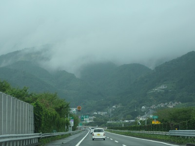 雨の高速1
