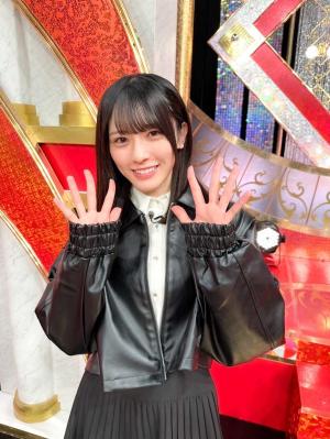 月刊ヤングマガジン/白石麻衣、大園桃子(2017.10.5)No.10 新連載 乃木坂46・白石麻衣＆大園桃子、遊園地＆プールで全力夏遊び