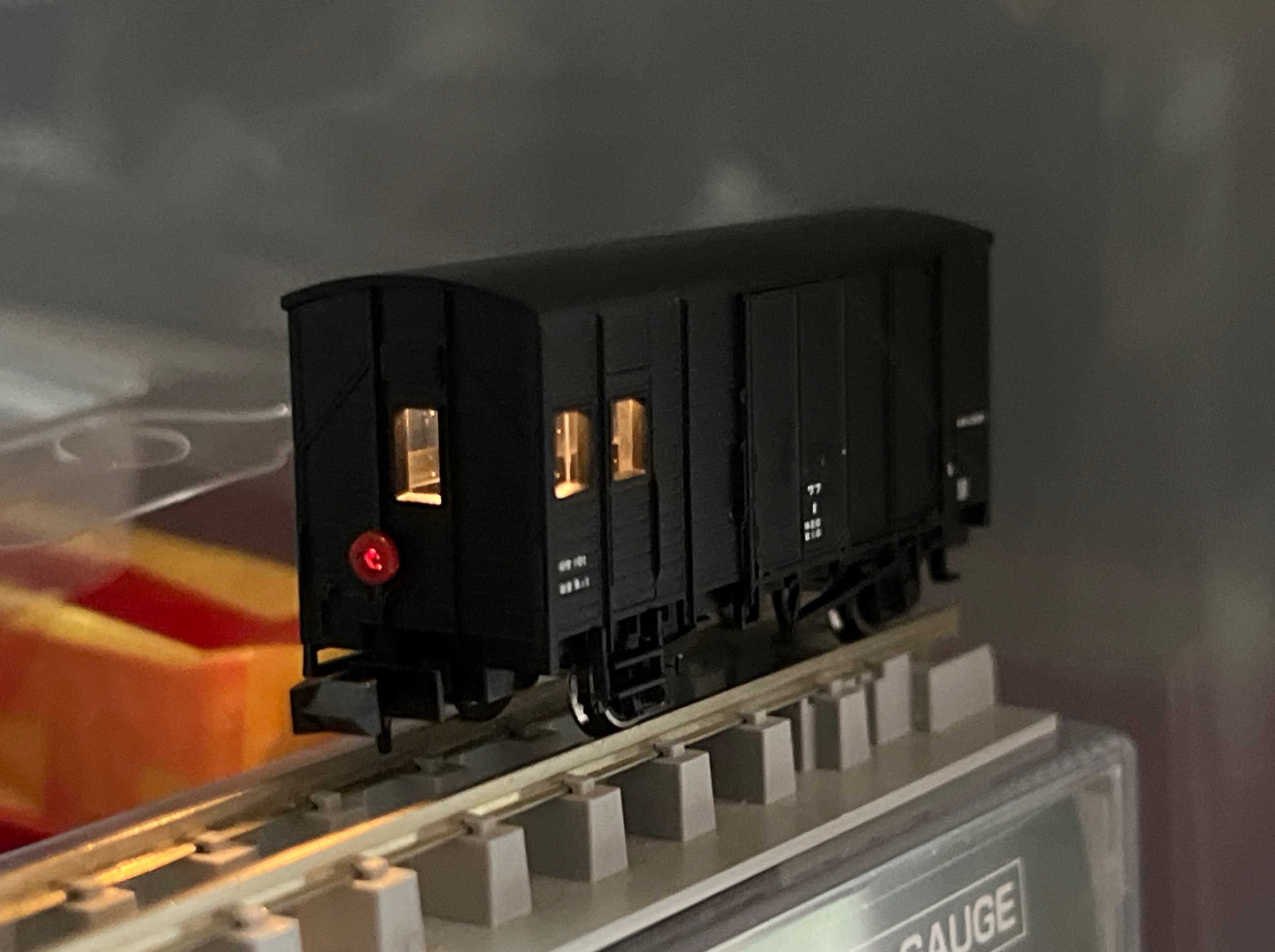 南部縦貫鉄道ワフ1に室内灯&尾灯を付ける。 | おきつね鉄道日誌 - 楽天