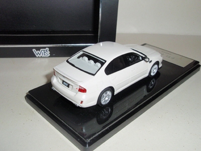 witslegacys402sedan02.jpg