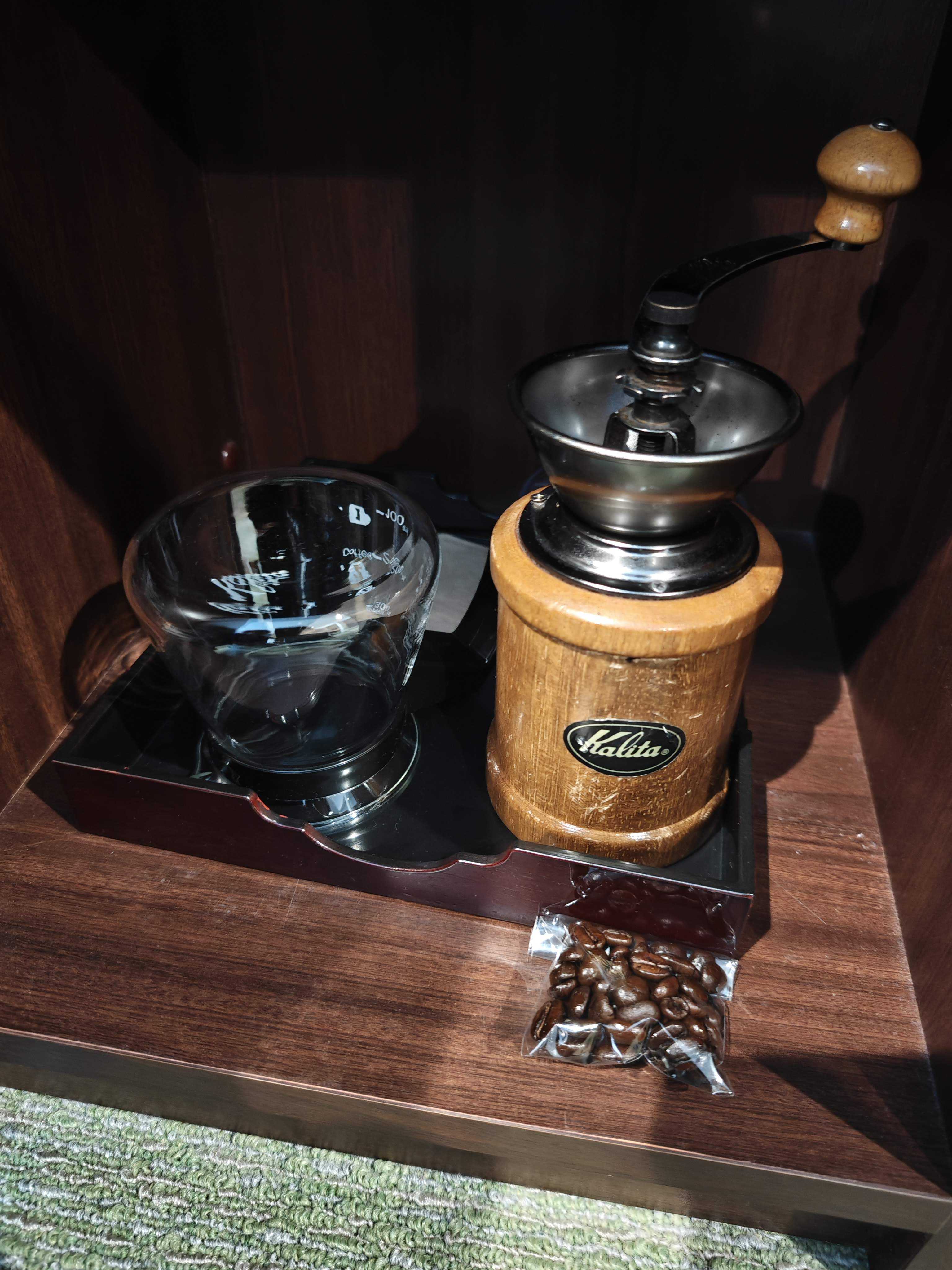 湯の川温泉 笑 函館屋　部屋　コーヒー