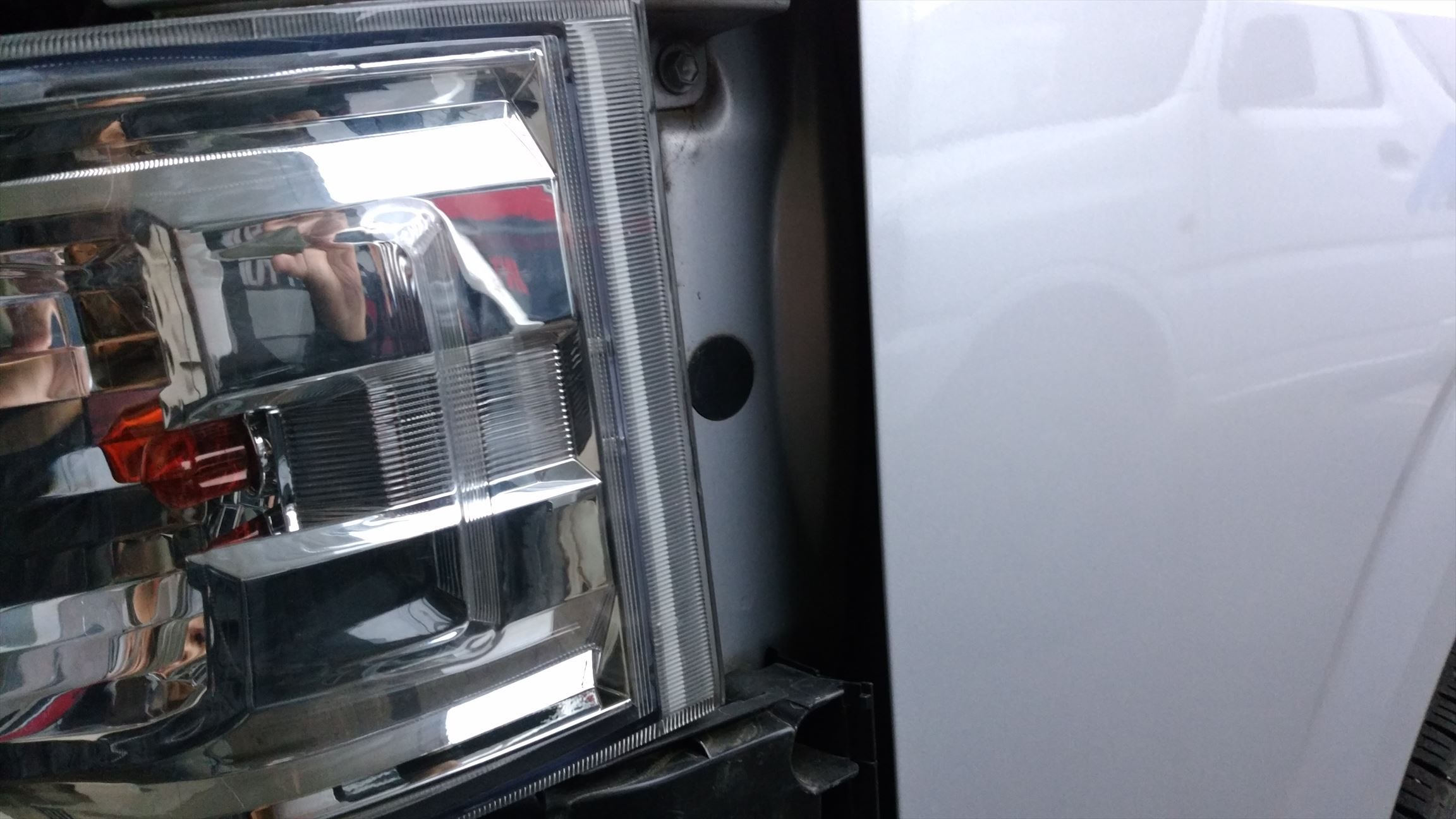 ハイエース1型ディーゼルにLEDヘッドライトを付けるか | 昼間の