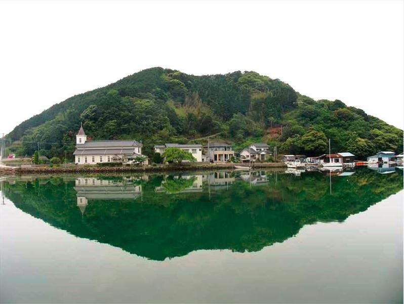 欅坂46 長濱ねるの水面に映る 中ノ浦教会 In五島列島の旅 Ilovecb セレンディピティを求めて 楽天ブログ