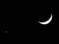 三日月と金星