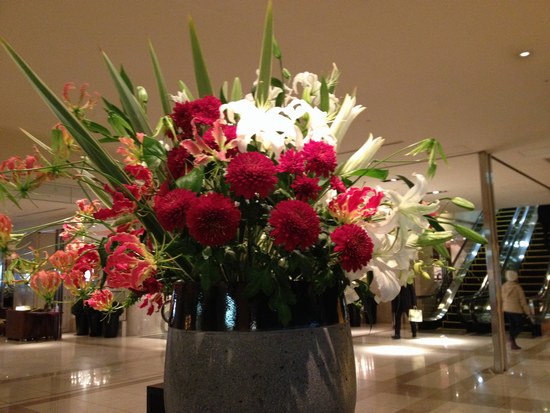 1都ホテル　ホール花２550.jpg