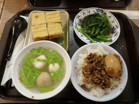 三越フードコート　古早味擔仔?