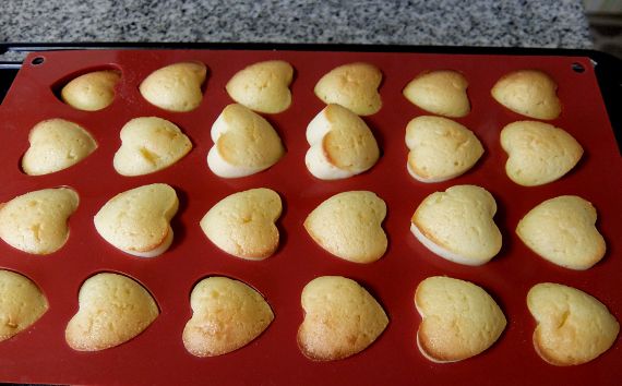 サワークリームケーキ バレンタイン チョコレート Valentine sour cream cake