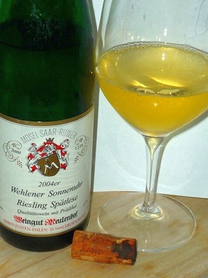 Meulenhof Wehlener Sonnenuhr Riesling Spatlese 2004 glass.jpg
