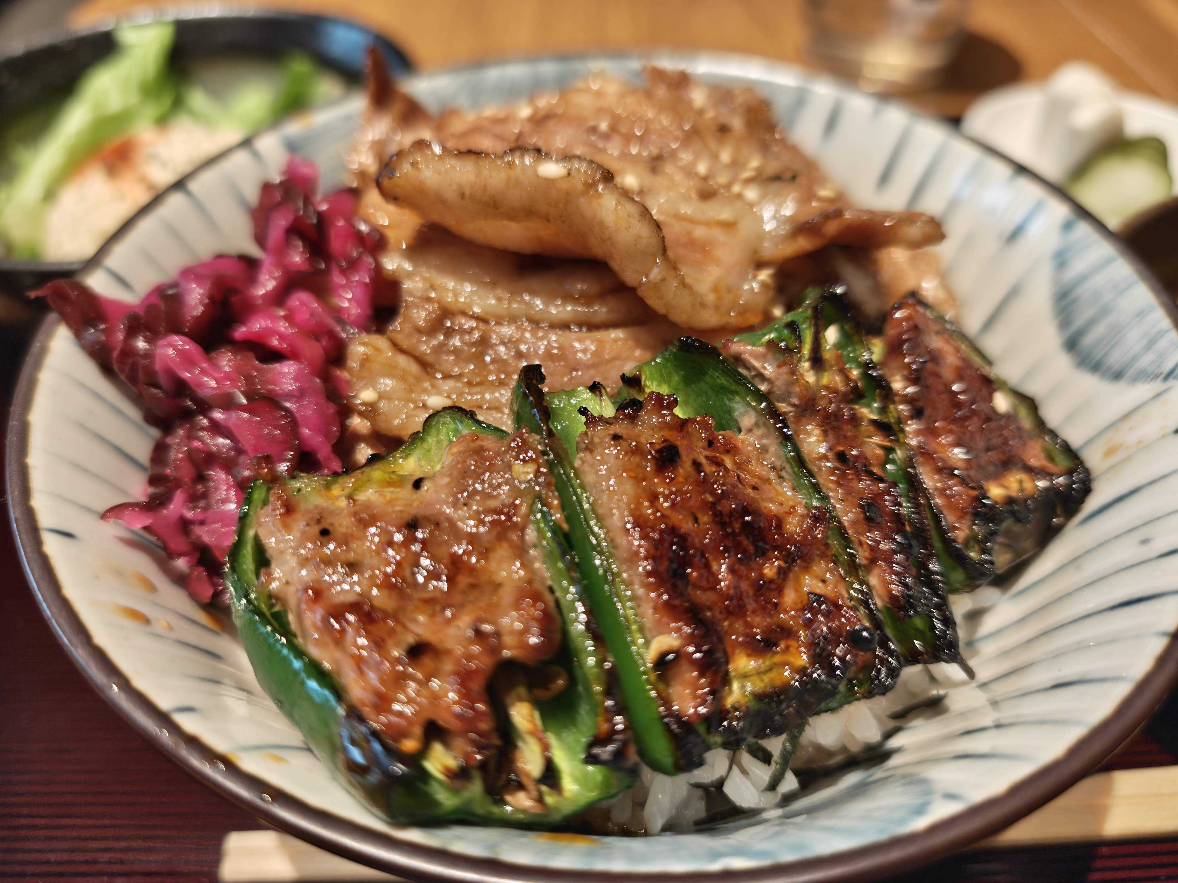 鳥茂 分店　虎ノ門ヒルズ　1人ランチ　豚丼定食