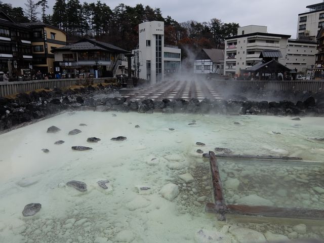 湯畑1284.jpg