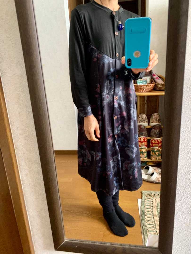 ダイエット食事日記２０９８日目 ダイエット1049日目 スーパー ミニライブのディズニー ミュージカルの曲を録音 車のcdプレーヤーで確認 ジブリの器楽曲をお気に入りに登録 長女の ワンピースのニットの襟ぐりにゴム通し縫い縮め お鍋ちゃん マロン半熟チーズ