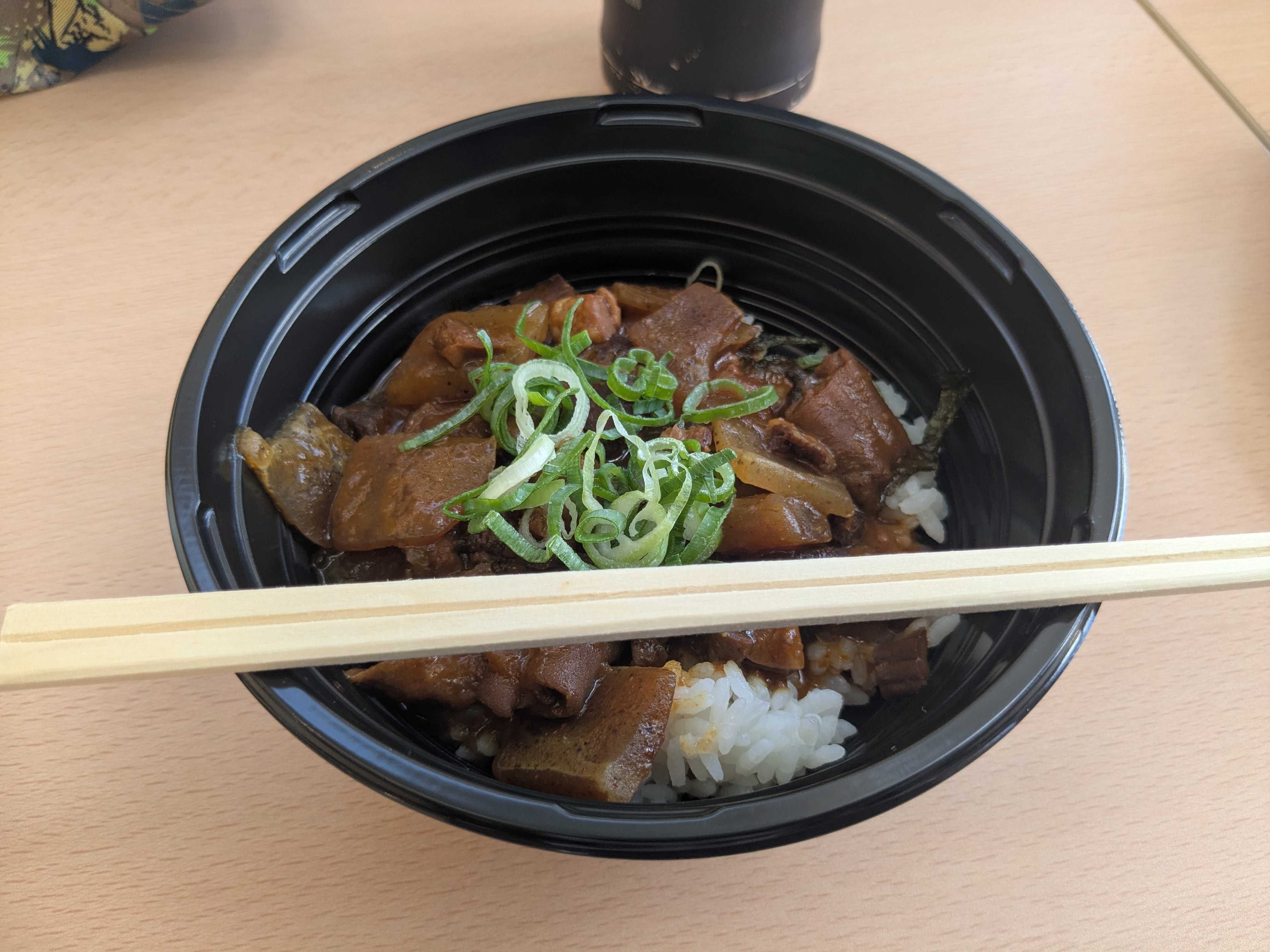 天保山マーケットプレース なにわ食いしんぼ横丁 子連れランチ　大阪ちぢみ　阿倍野屋　テイクアウト どて丼　Dote Bowl
