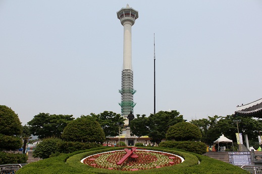 120516_04花時計と釜山タワー（龍頭山公園）10%