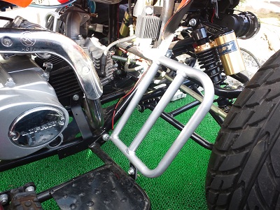 ﾚｯｸﾞｶﾞｰﾄﾞ塗装後取付右