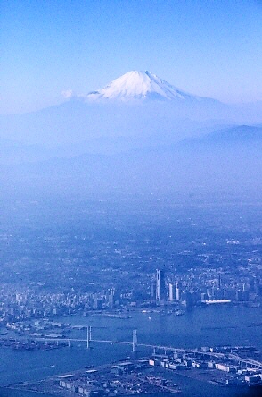 13.横浜と富士山