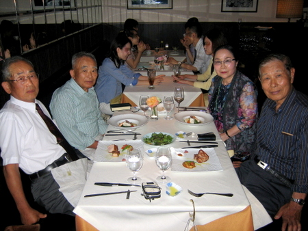 会食中