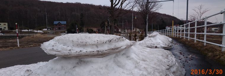 ３／３０変な雪解け.jpg