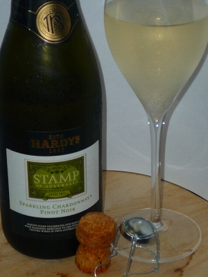 Hardys Stamp Sparkling Chardonnay PN NV glass.jpg