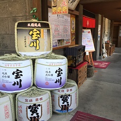 合宿０２酒造樽.JPG