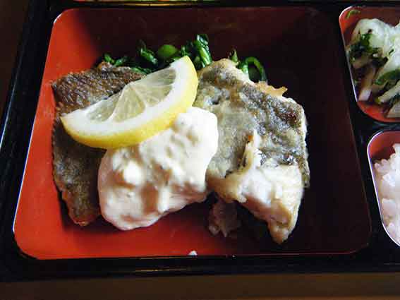 アメリカンステーションの「カレイのムニエル」-2♪