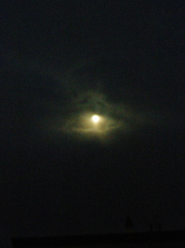 12-04moon.JPG