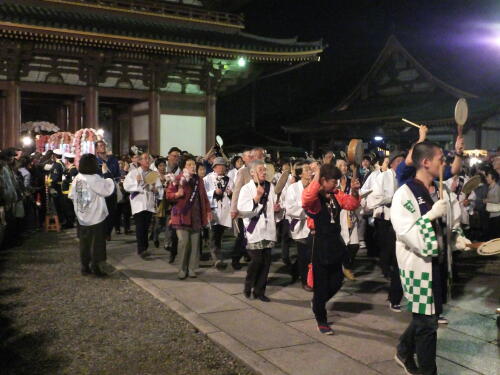 池上本門寺の万灯行列