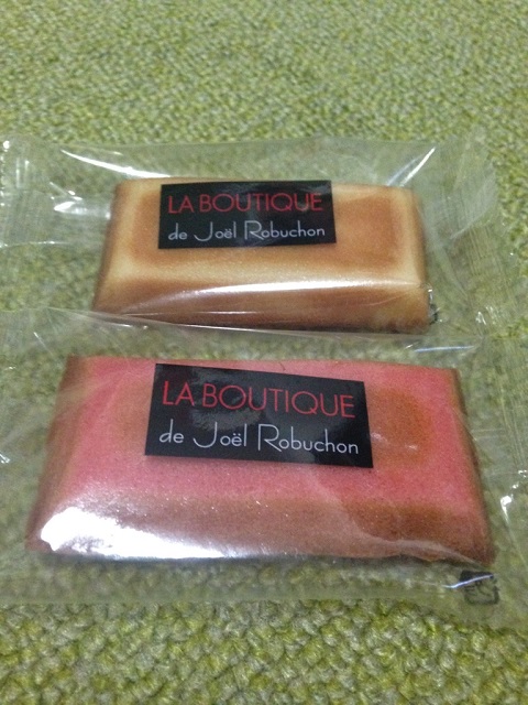 LE PAIN de Jo?l Robuchonフィナンシェ