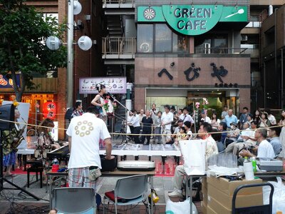 イセザキ遠峰あこ横2013年７月