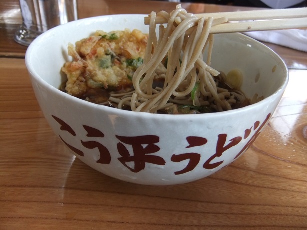 新井こう平製麺所の天ぷらそば(1玉・コロ)２