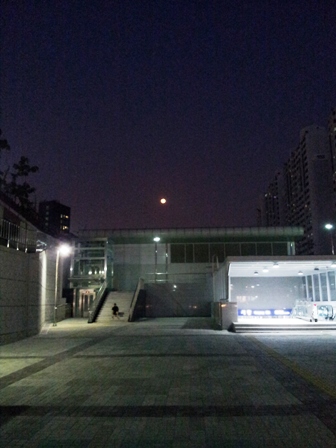 20130524 orange moon 1.jpg