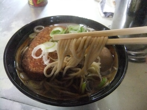 田舎＠目黒のメンチそば＋味付け玉子２