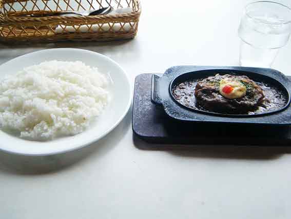 インドラの「ハンバーグカレー」-1♪