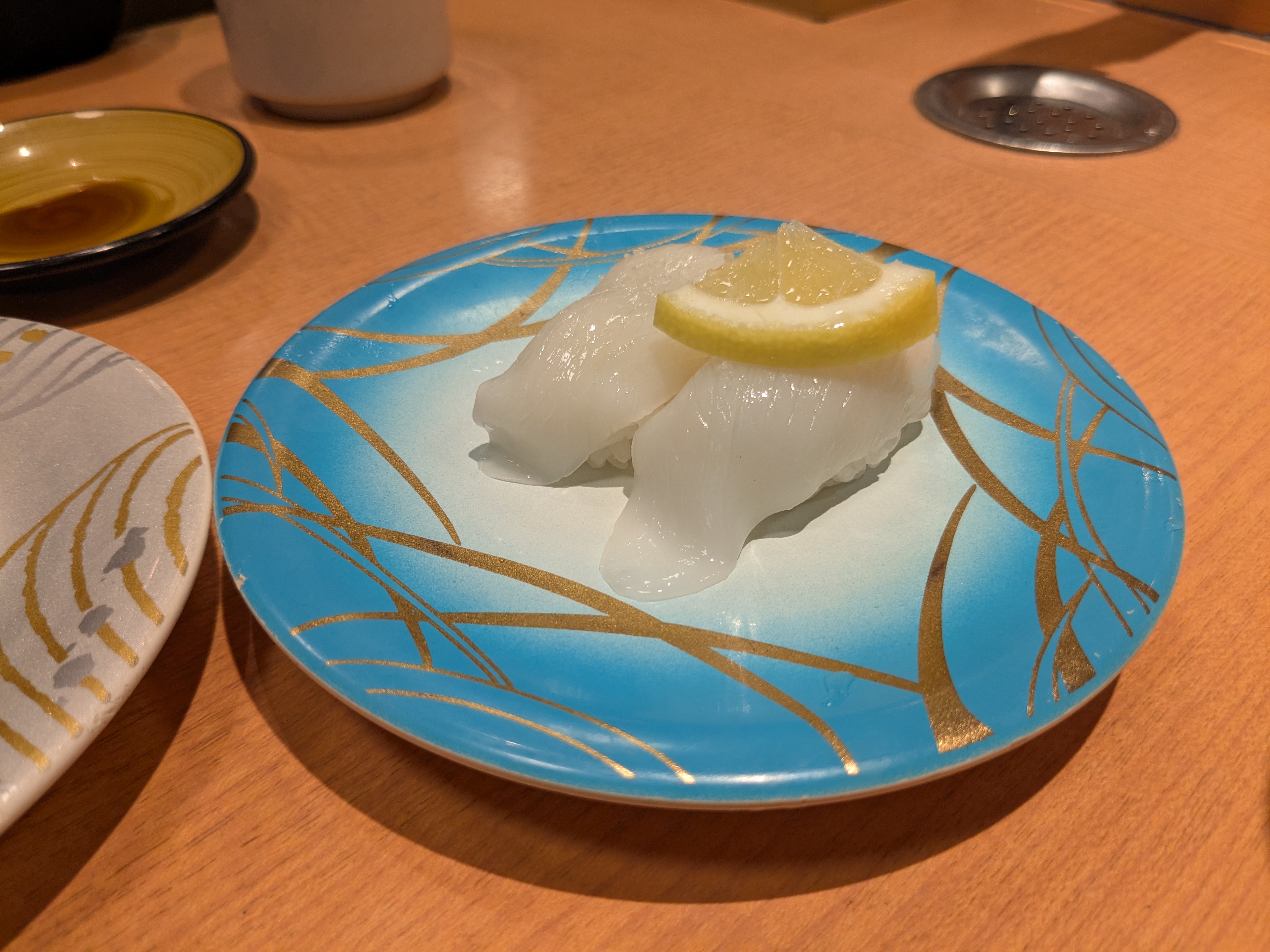 安房鴨川駅　子連れ夕食　地魚回転寿司 丸藤　ヤリイカ塩レモン
