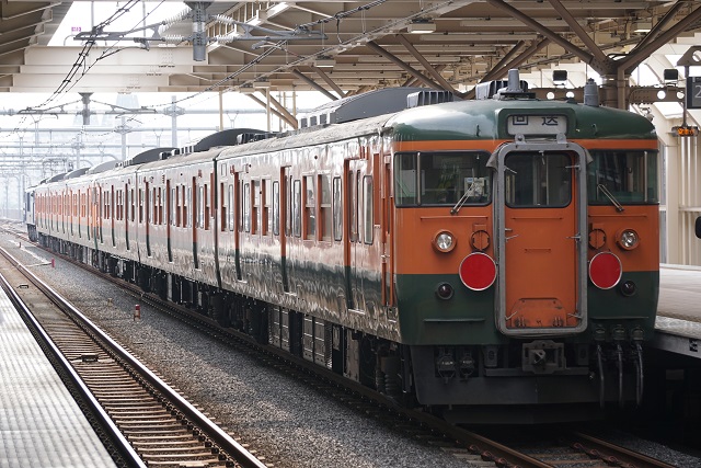 EF64 1030牽引 115系 廃配給 長野行き4