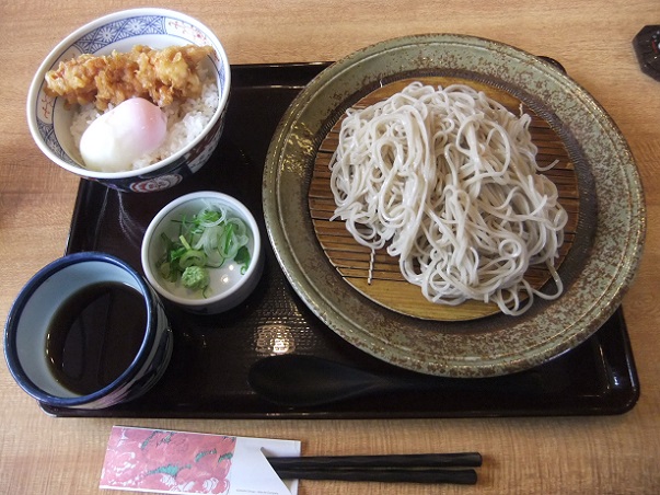 十割そば会郡山本店のまかないそばセット１