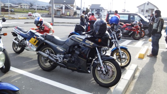 ファミマ上野店前２
