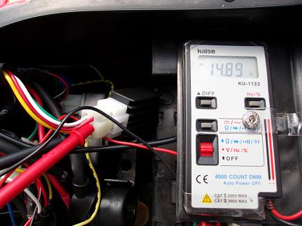 ﾚｷﾞｭﾚｰﾀ出力電圧