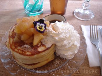 カフェ 坂の下 季節限定りんごのパンケーキ Omomuroなegg おもむろな鎌倉 楽天ブログ