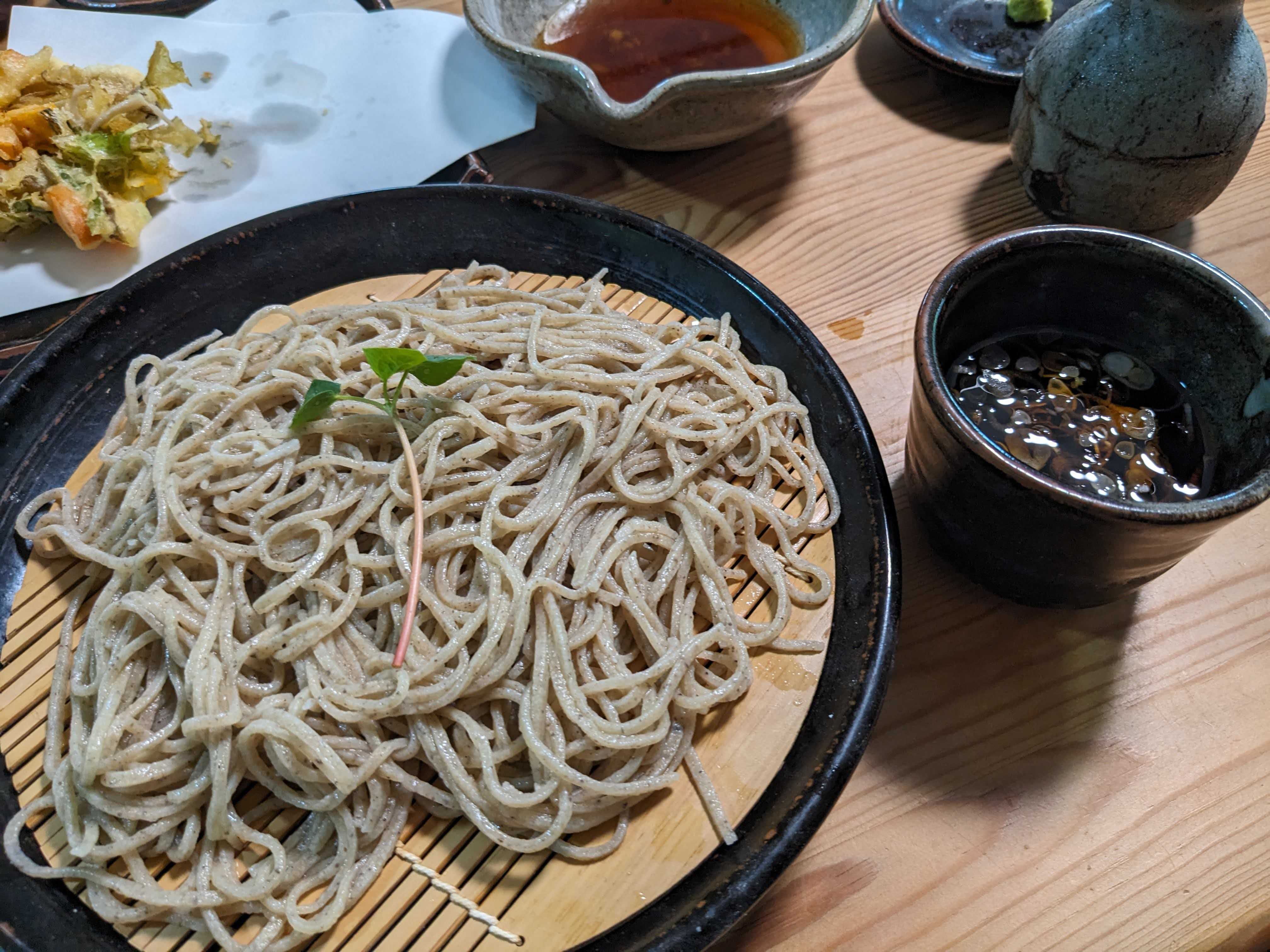 勝浦市蕎麦屋すずき陶苑　野菜かき揚げ天ざる