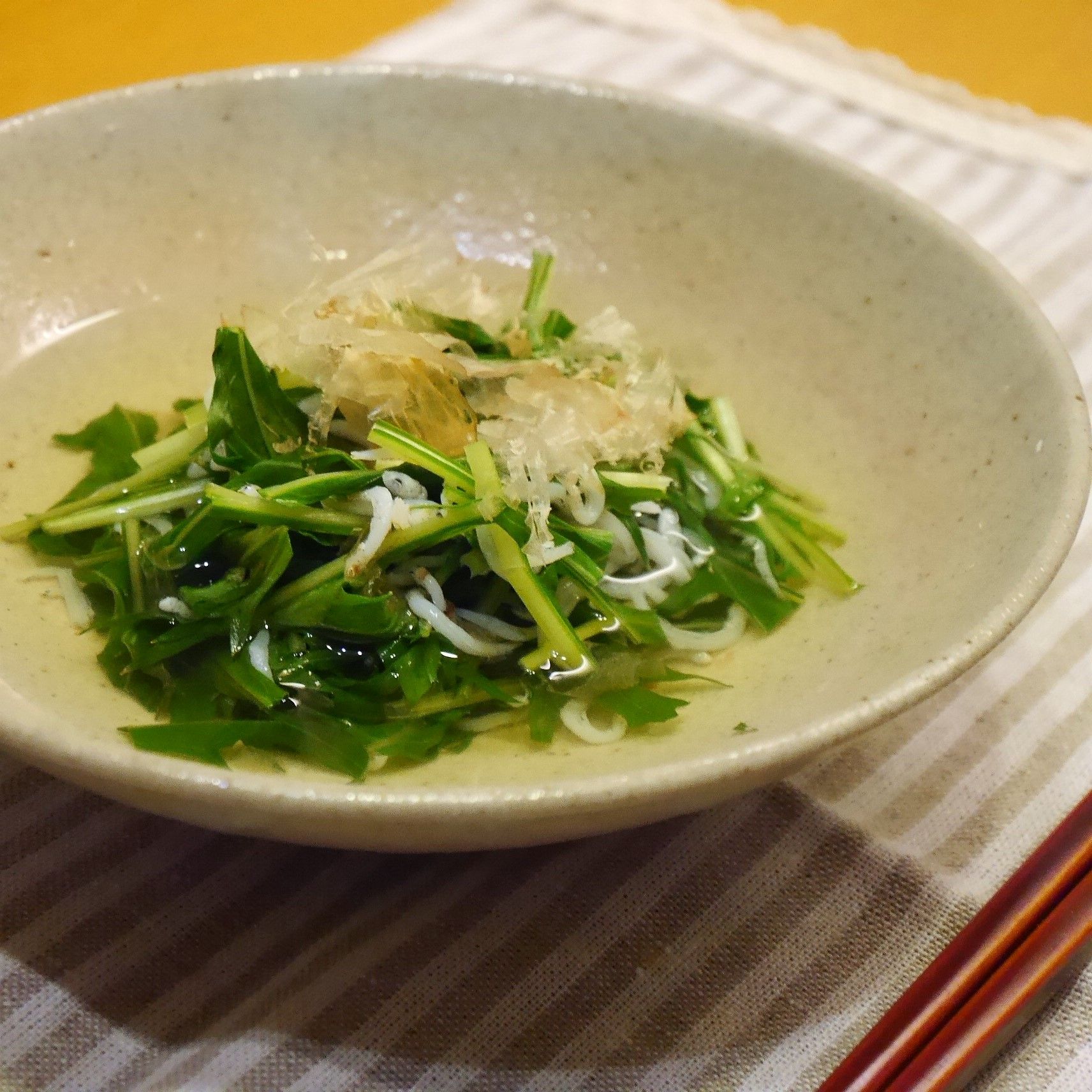 水菜としらすの白だしさっと煮_斜め上から