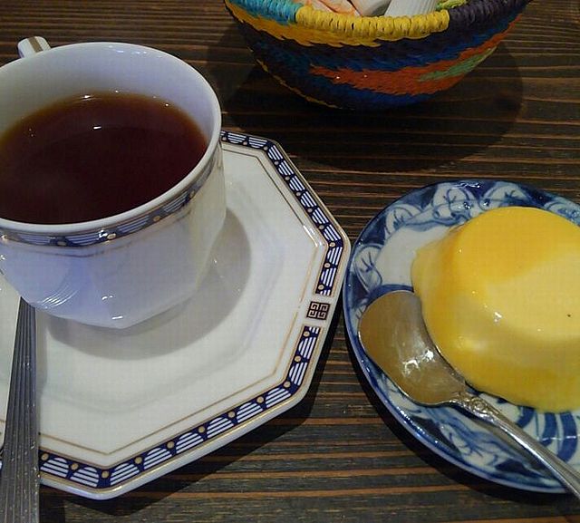 デザートの紅茶とﾏﾝｺﾞｰﾌﾟﾘﾝ.jpg