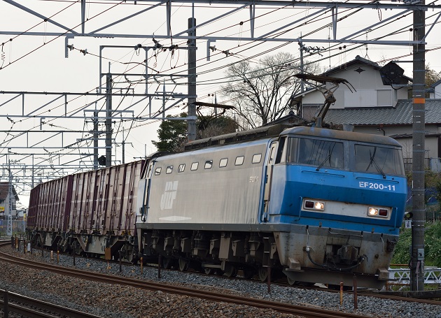 EF200-11 2014.03.09 5074レ.jpg