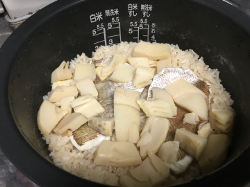 160922鯛めし炊き上がり